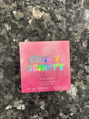 Fenty Beauty Killawatt Freestyle Highlighter - Hot Pink Box